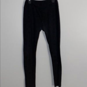 Black leggings with design